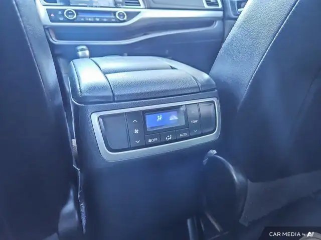 2017 Toyota Highlander XLE in Cars & Trucks in Ottawa - Image 30