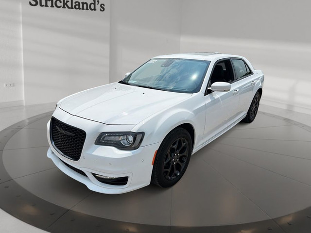 2023 CHRYSLER 300 TOURING L AWD in Cars & Trucks in Stratford - Image 2