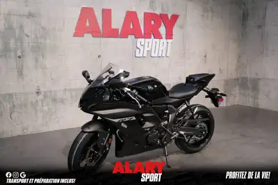 Cette MOTOCYCLETTE YAMAHA YZF-R7 2024 est disponible DÈS MAINTENANT! Contactez-nous au 450-420-2707....