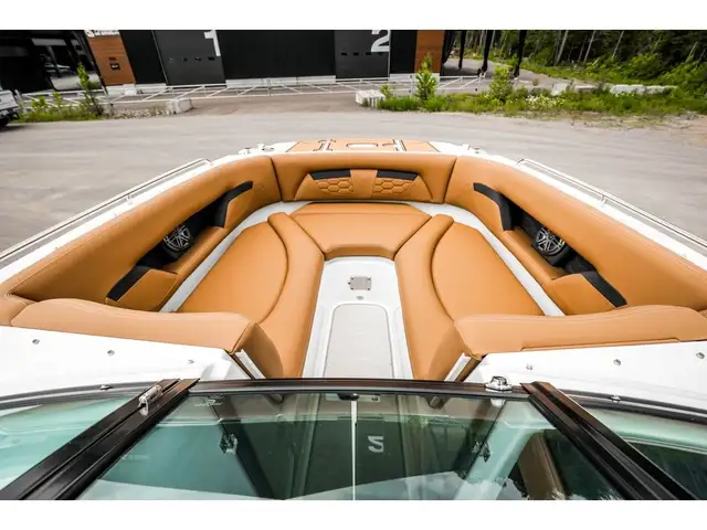 2026 Four Winns HD5 in Powerboats & Motorboats in Québec City - Image 36