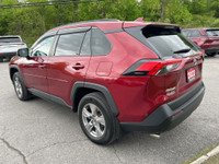 No reported accidents. Equipped with power seat, power liftgate, sunroof, heated seats, heated steer... (image 4)