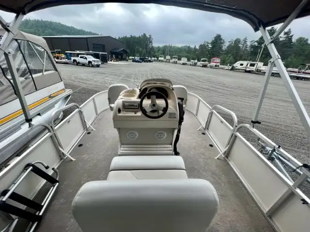 2009 16' Legend Pontoon 25HP 4-STROKE EFI in Powerboats & Motorboats in Peterborough - Image 8