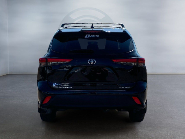 2022 Toyota Highlander in Cars & Trucks in Medicine Hat - Image 4