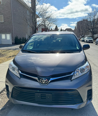 2020 Toyota Sienna LE V6