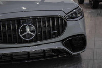 This Mercedes-Benz S-Class has a strong Twin Turbo Gas/Electric V-8 4.0 L/243 engine powering this A... (image 6)