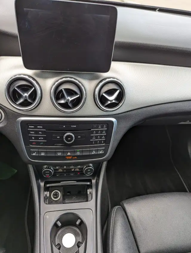 2017 Mercedes-Benz GLA 250 in Cars & Trucks in Ottawa - Image 27