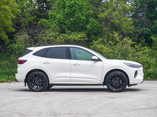 2023 Ford Escape ST-Line Elite- Pano Roof - Heated Seats in Cars & Trucks in Barrie - Image 2
