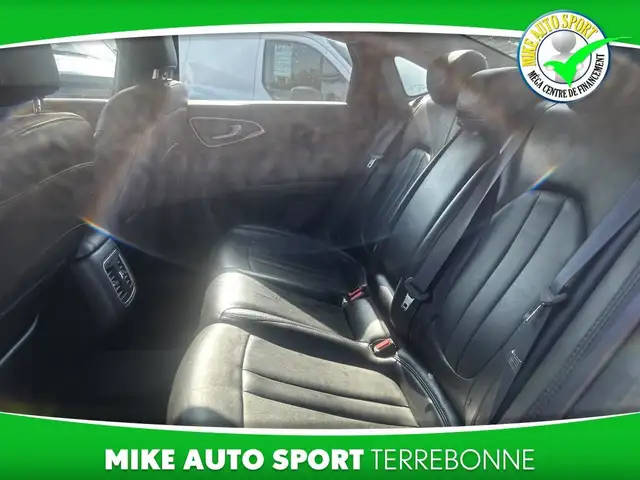 Chrysler 200 C berline 4 portes TA 2016 à vendre in Cars & Trucks in Laval / North Shore - Image 17