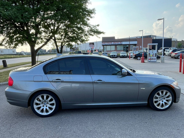 2011 BMW 323i i 2dr Rear-wheel Drive in Cars & Trucks in Mississauga / Peel Region - Image 4