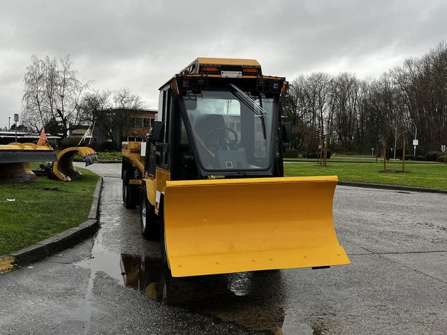 2015 Camoplast SW 4S MT6 Articulating Plow with Sander Trailer in Heavy Trucks in Edmonton - Image 2