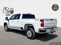 - ACCIDENT FREE - 6.6L V8 TURBO DIESEL - CLOTH SEATS - TRAILERING PACKAGE - APPLE CAR PLAY & ANDROID... (image 3)