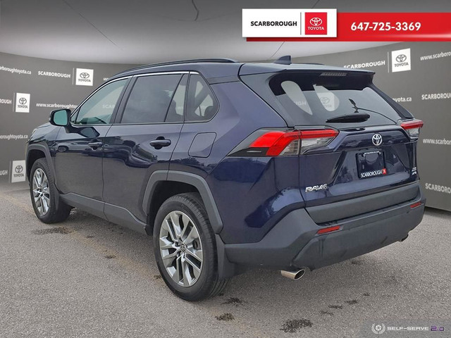 2023 Toyota RAV4 XLE Premium AWD | Leather | Sunroof | Alloys dans Autos et camions  à Ville de Toronto - Image 4