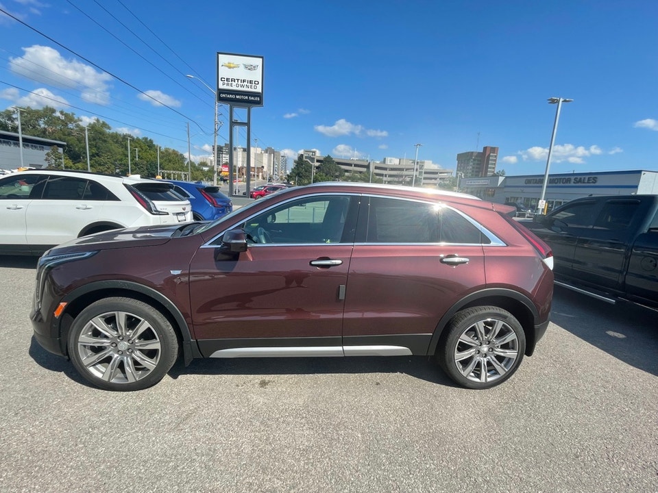 2023 Cadillac XT4 Premium Luxury AWD / TECHNOLOGY PACKAGE / H...