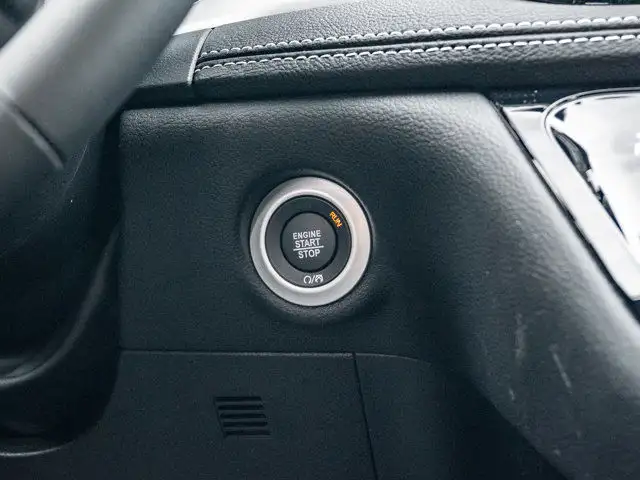 2025 Chrysler Pacifica Select in Cars & Trucks in Barrie - Image 31
