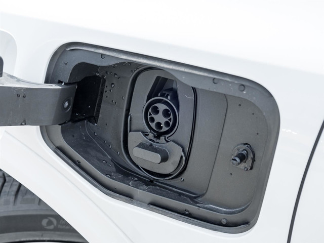 2025 Chevrolet Equinox EV LT AWD- Surround Vision | Panoramic Su in Cars & Trucks in Markham / York Region - Image 3