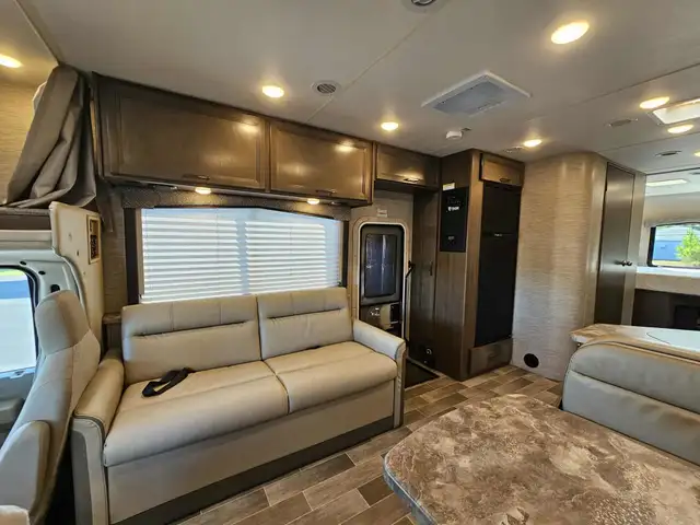 2022 Thor Chateau 31WV in RVs & Motorhomes in Moncton - Image 11