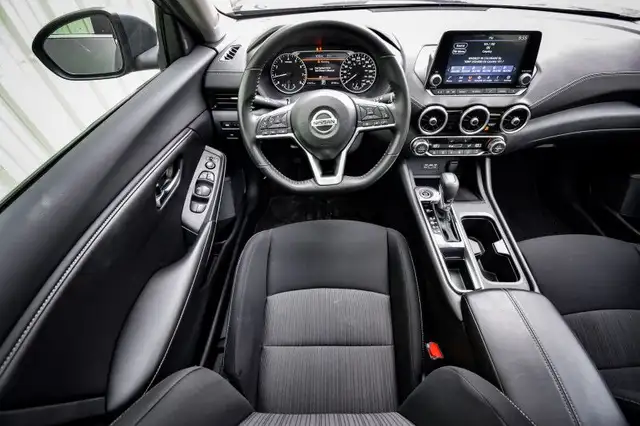 2022 Nissan Sentra SV • REMOTE START • SUNROOF • HEATED SEATS dans Autos et camions dans Kingston - Image 14