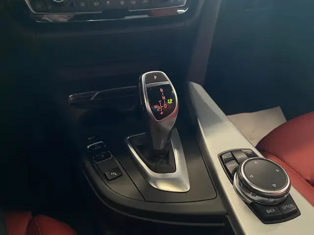 Bmw 3 Series 4dr Sdn 328i xDrive AWD SULEV South Africa 2016 in Cars & Trucks in City of Montréal - Image 11
