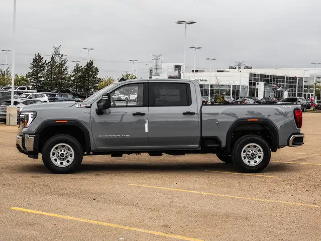 2025 GMC Sierra 3500HD Pro dans Autos et camions dans Comté de Strathcona - Image 6