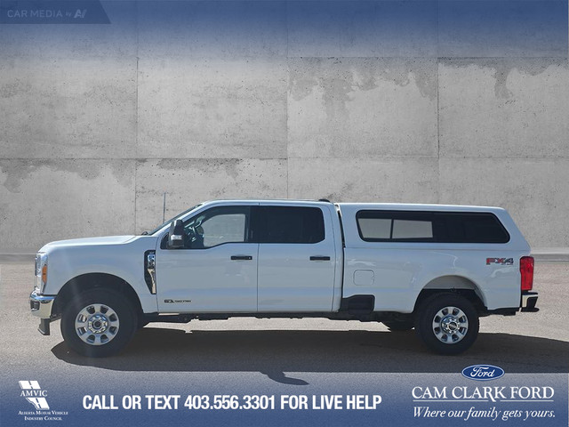 2023 Ford F-350 XLT CLEAN CARFAX, CANOPY, 8' FOOT BOX, FX4 OF... in Cars & Trucks in Red Deer - Image 4
