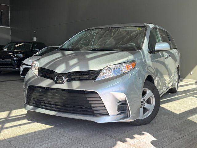 2020 Toyota Sienna CE | 3.5L V6 Engine | 7 Seater in Cars & Trucks in Edmonton - Image 4