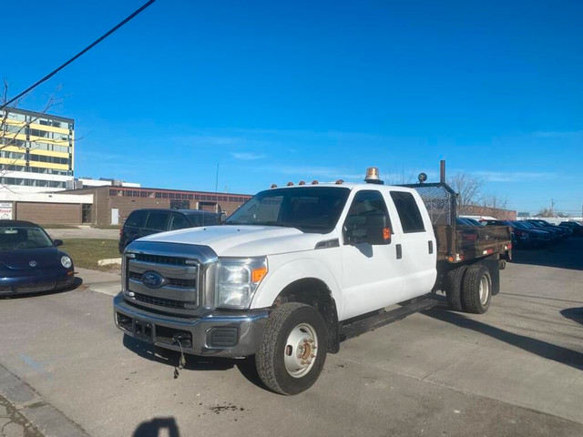 2015 Ford F-350 Crew Cab Flat Bed Dually 4WD in Cars & Trucks in City of Toronto - Image 3