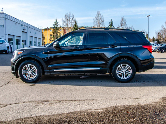 2022 Ford Explorer XLT TWIN PANEL SUNROOF/HTD FRONT SEATS/HTD... in Cars & Trucks in Calgary - Image 3