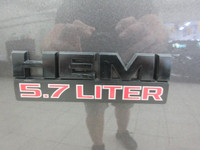 RAM 1500 CLASSIC 2022 EXPRESS NIGHT EDITION V8 5.7 LITRES HEMI 4X4 CREW-CAB BOITE 5.7 PIEDS TOUT ÉQU... (image 9)
