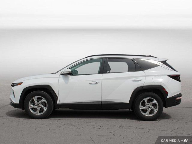 2023 Hyundai Tucson Preferred | Awd | Car Play | Back Up Camera in Cars & Trucks in Hamilton - Image 2
