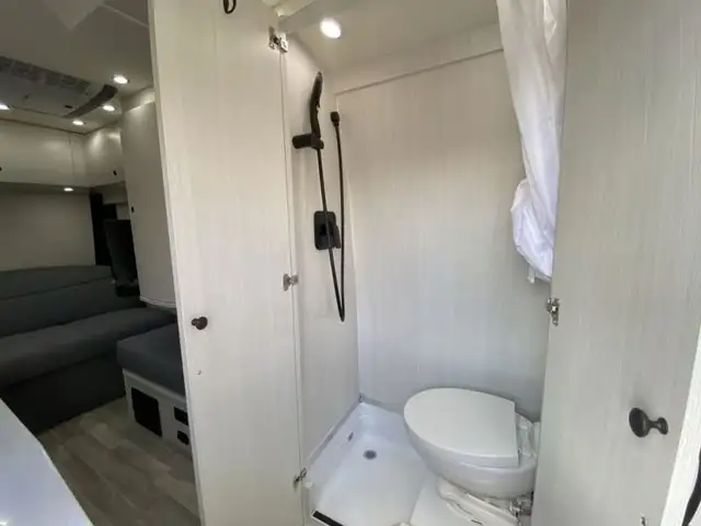 2025 Pleasure-Way Plateau FL in RVs & Motorhomes in Kelowna - Image 18