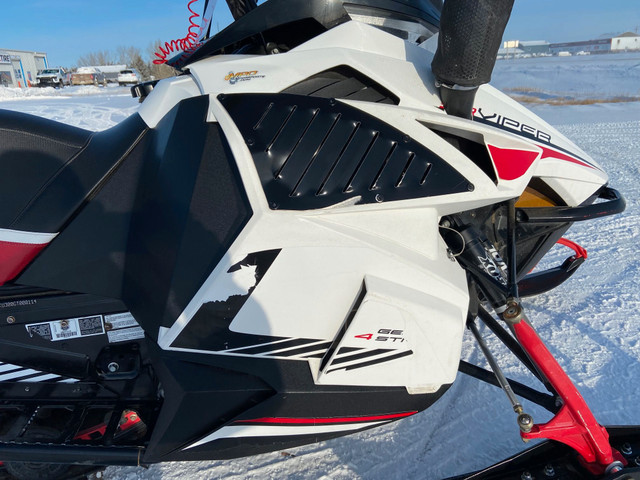 2016 Yamaha VIPER MTX 141 x 2.5 . in Snowmobiles in Saskatoon - Image 4