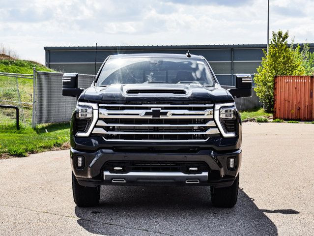 2025 Chevrolet Silverado 3500HD High Country in Cars & Trucks in Strathcona County - Image 3