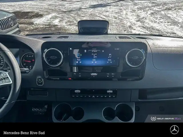 2025 Mercedes-Benz Sprinter 2500 144 Wheelbase High Roof RWD in Cars & Trucks in Longueuil / South Shore - Image 15