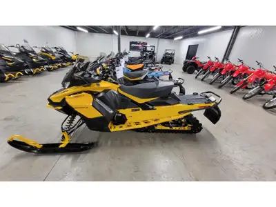2023 Ski-Doo renegade X 900 R Renegade X 900 R 2023 avec 8745 km utilisation , chenille ice ripper 1...