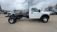 SPECIAL OFFER! This 2024 RAM 5500 REG CAB CHASSIS has the following options Cloth 40/20/40 Prem Benc... (image 3)