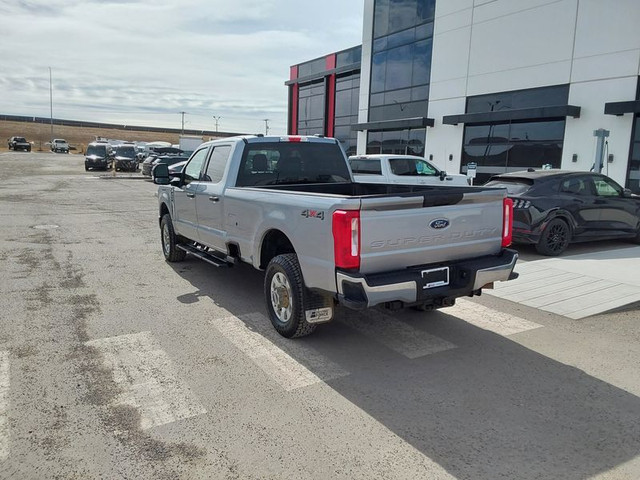 2023 Ford Super Duty F-350 SRW XLT 4WD Crew Cab 8' Box, 7.3L V8, in Cars & Trucks in Calgary - Image 4