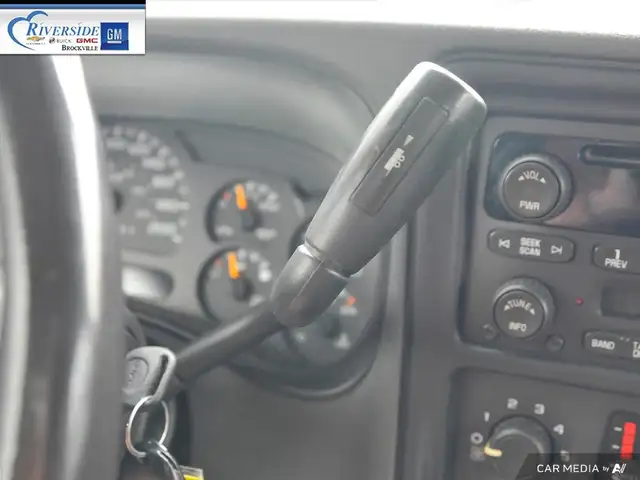 2006 GMC Sierra 2500HD SL in Cars & Trucks in Brockville - Image 22