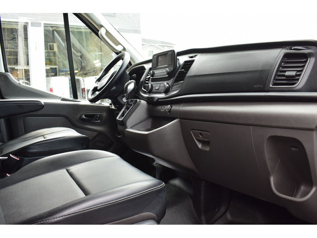 2020 Ford Transit Cargo Van T-150 148WB MED ROOF ** Bluetooth ** in Cars & Trucks in Laval / North Shore - Image 4