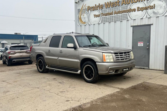 2002 Cadillac Escalade ext AWD in Cars & Trucks in Saskatoon - Image 4