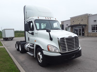 Ryder Stock ID: 787703 Transmission Type/Speed: Auto 12 Engine: DIESEL DD13 GHG'17 450/1625 Horse Po... (image 4)
