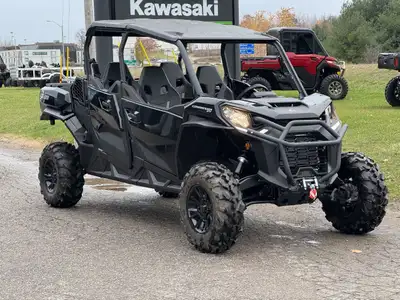 2025 Can-am Commander MAX XT 1000R - Triple Black Cash Rebate: $2000 off already applied to the pric...