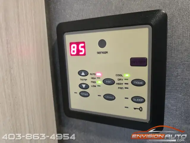 2021 FOREST RIVER SUNSEEKER MBS 2400T C-Class Motorhome RV in Cars & Trucks in Calgary - Image 37