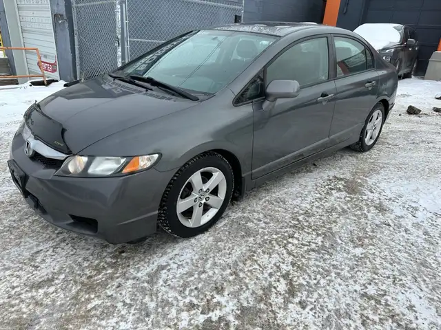 2009 Honda Civic Sdn Sport Sedan / Clean History / Low KM 141K  in Cars & Trucks in Calgary - Image 4