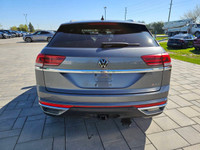 Own our dynamic 2021 Volkswagen Atlas Cross Sport Highline 4MOTION in Platinum Grey Metallic and dis... (image 6)