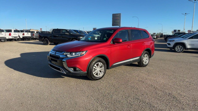 2019 Mitsubishi Outlander in Cars & Trucks in Edmonton - Image 3