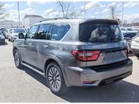 4WD, 20" Unique Aluminum Alloy Wheels, 2nd Row Captain's Chairs, 2nd Row Centre Console w/Padded Arm... (image 5)