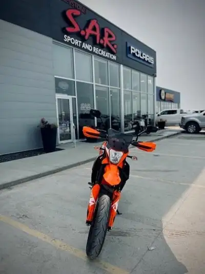 LIKE BRAND NEW!!! 2023 KTM 690 SMC R The KTM 690 SMC R raises the bar in the supermotos stakes, than...