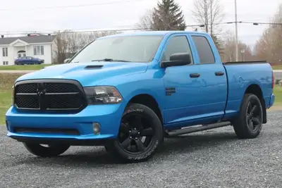 Magnifique Ram 1500 Classic Express 2021 Moteur V6 3.6L Cabine Quad Cab et boite longue (6.4 pieds)...