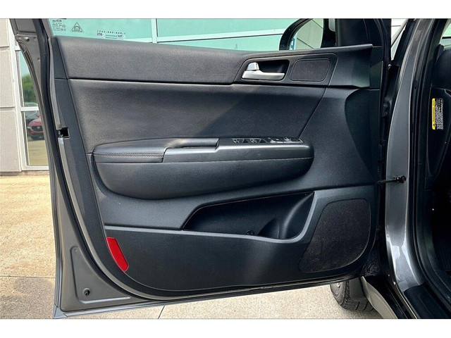 2018 Kia Sportage in Cars & Trucks in Cambridge - Image 2