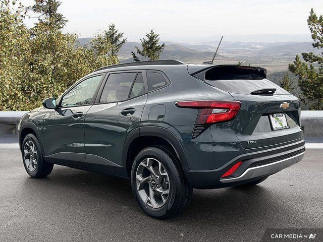 2025 Chevrolet Trax LT | All Weather Floor Mats | Heated Front in Cars & Trucks in Cowichan Valley / Duncan - Image 4